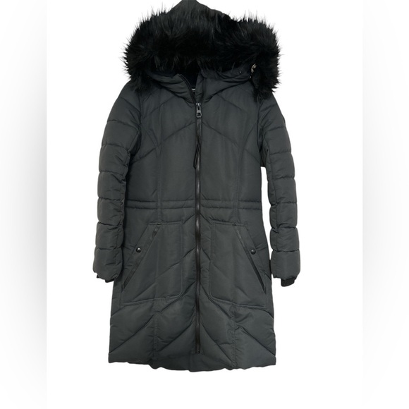 GUESS Women's Long Quilted Jacket Parka with Faux-Fur Hood Size Small Zip Up - Picture 1 of 3